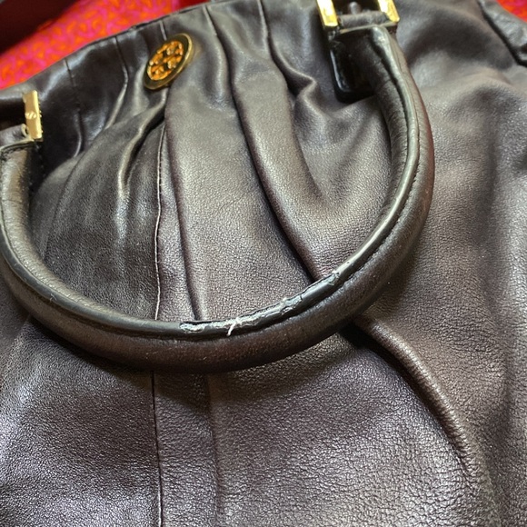 Tory Burch Verona Pleated Bag - Picture 10 of 16